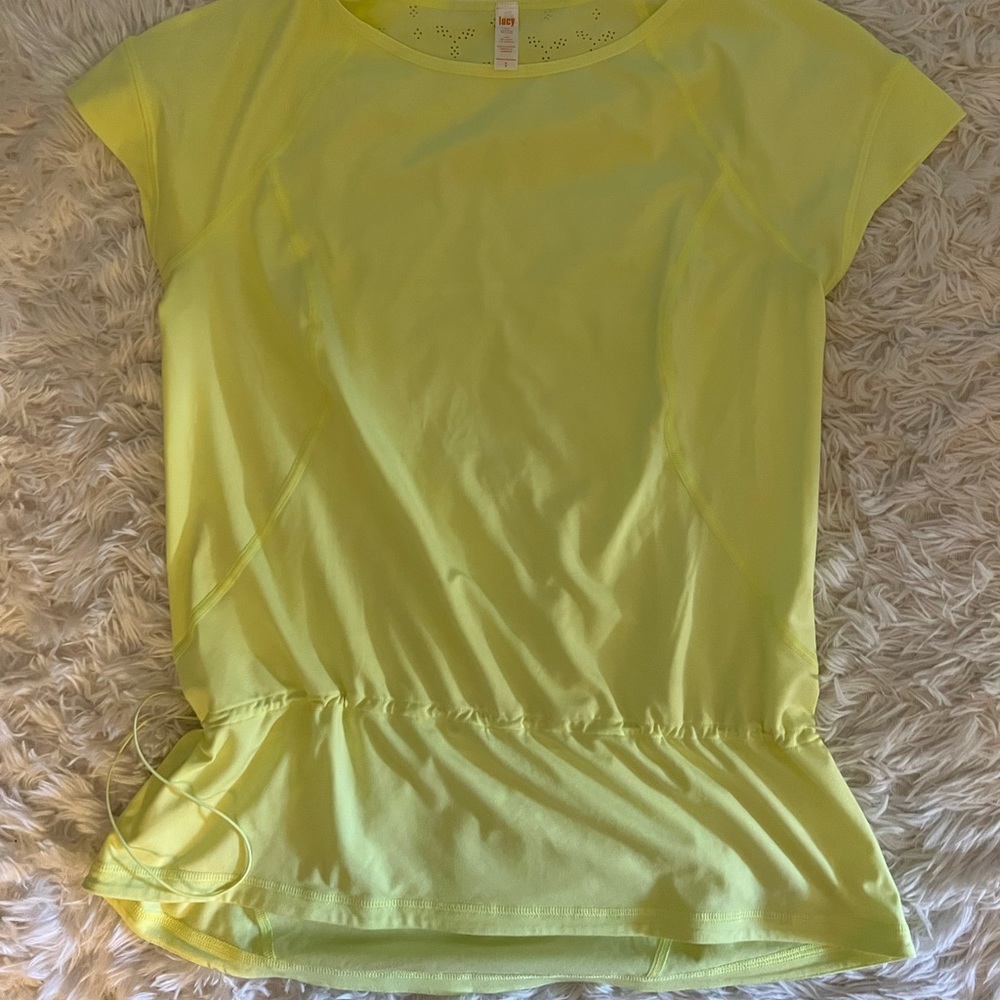 Lucy active top